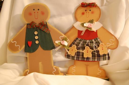 Gingerbread Couple 11x1/2 x 9 (each)